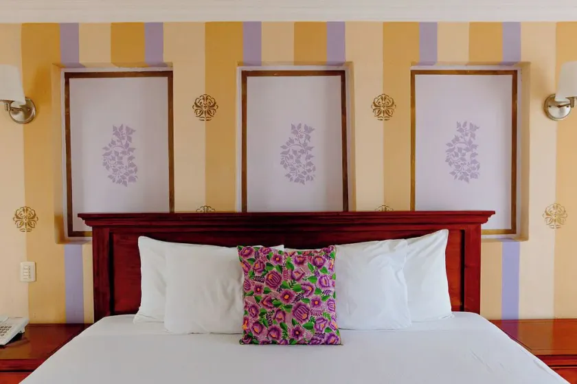 Hotel Plaza Colonial - Image 1