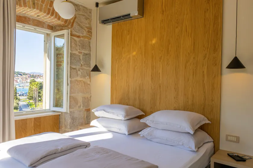 East Coast Deluxe Rooms - Image 1