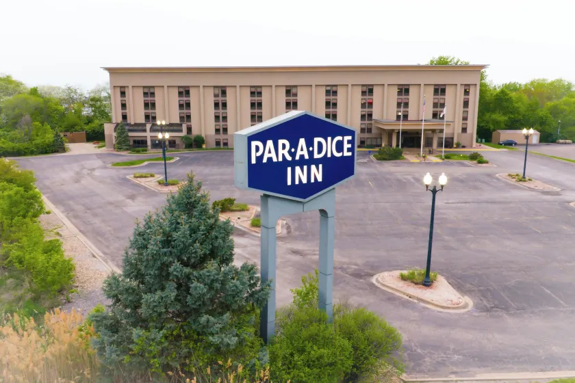 Par-A-Dice Inn - Image 1