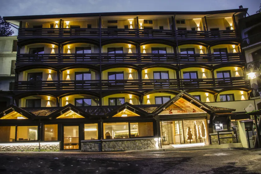 National Park Hotel & Spa - Image 1
