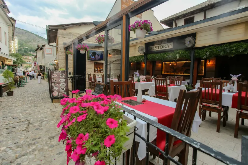 Hotel Emen - Image 1