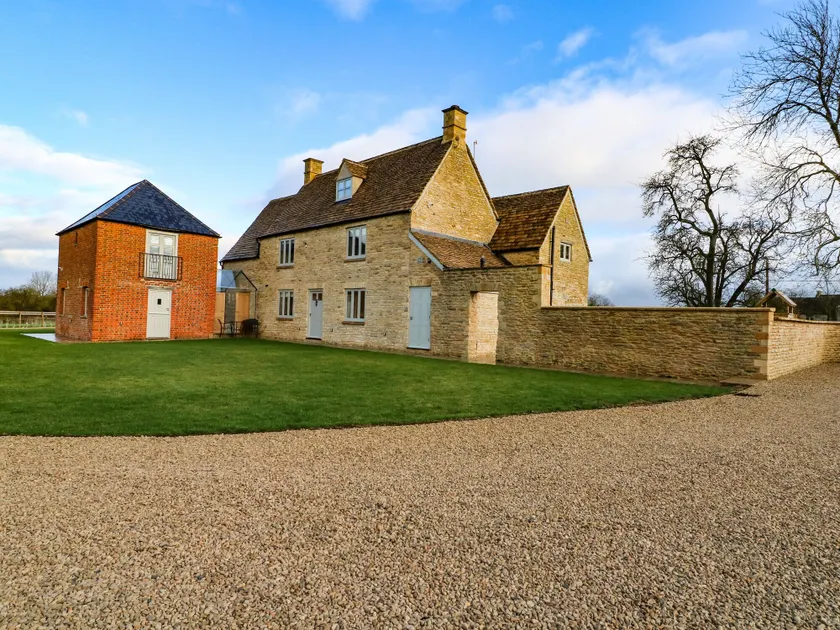 Morgans Farmhouse - Image 1