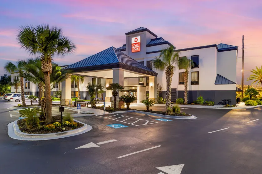 Best Western Plus Myrtle Beach@Intracoastal - Image 1