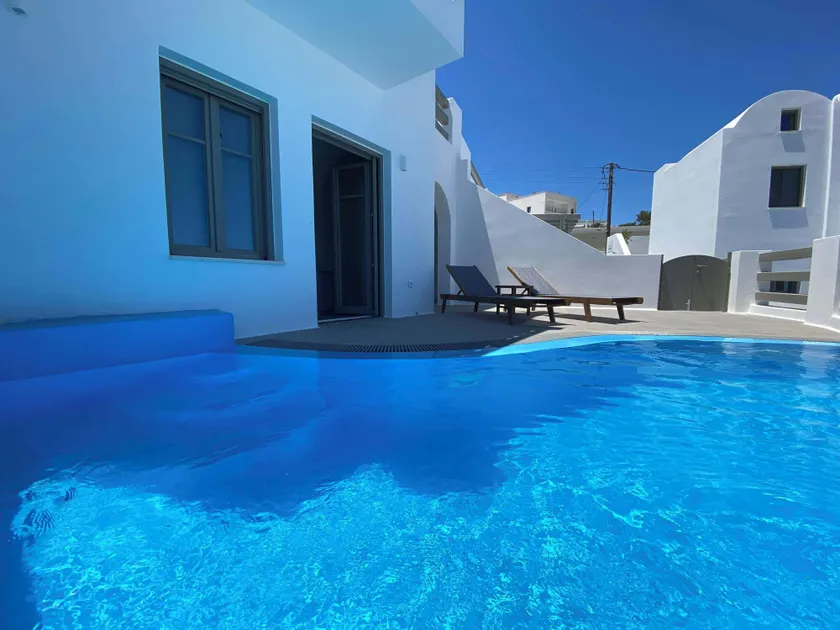 Amphitrite Suites Santorini - Image 1