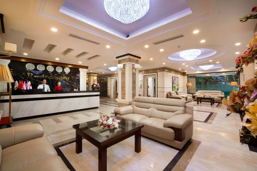Royal Palace Hotel - Image 1