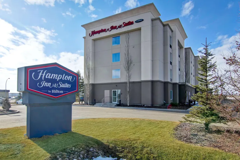 Hampton Inn & Suites by Hilton Red Deer - Image 1
