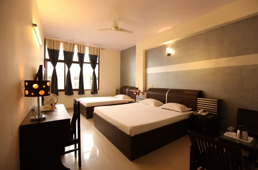 Hotel Airport City - Image 1