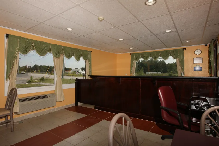Days Inn by Wyndham Queensbury/Lake George - Indgang