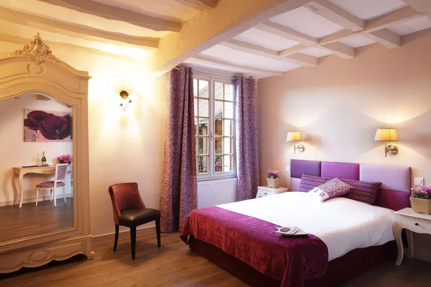 Logis Hotel La Croix Blanche Fontevraud - Image 1