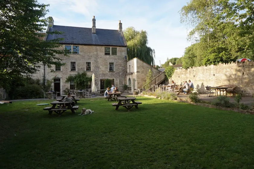 The Barge Inn - Image 1