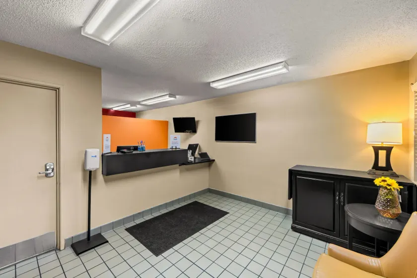 Suburban Studios Winston-Salem near Hanes Mall - Lobby