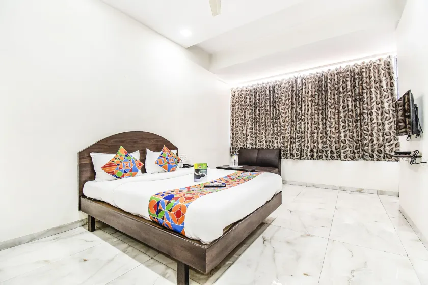 Hotel O Nashik Near Vijay Mamta Theatre Formerly Sahara Inn - Image 1