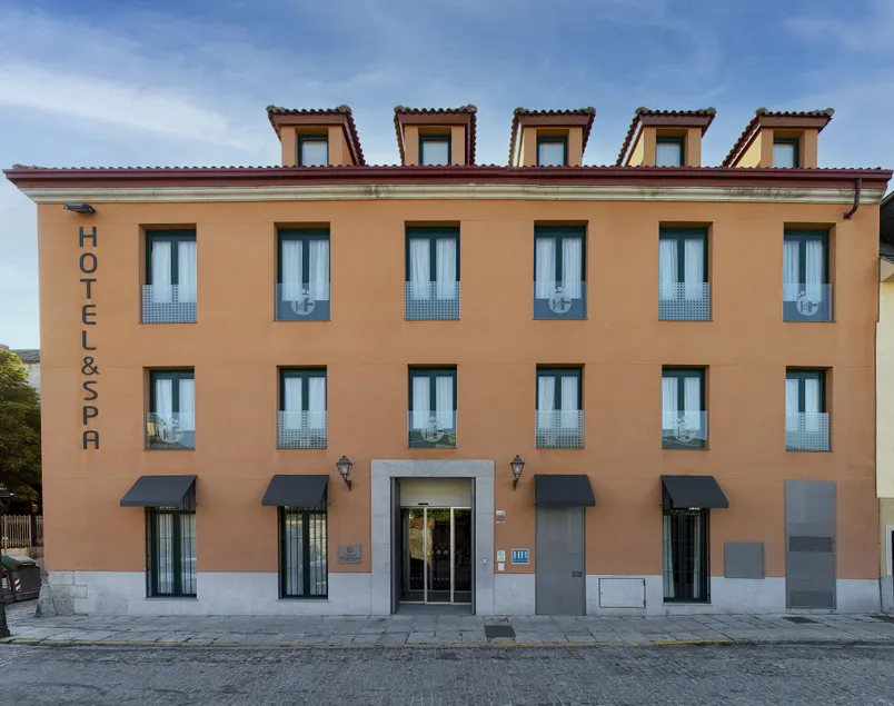Hotel AR Isabel de Farnesio - Image 1