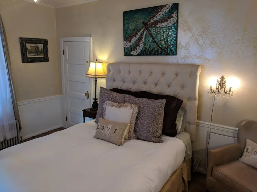 Meadowood Inn - Image 1