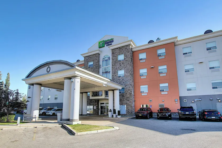 Holiday Inn Express Airport Calgary by IHG - Image 1