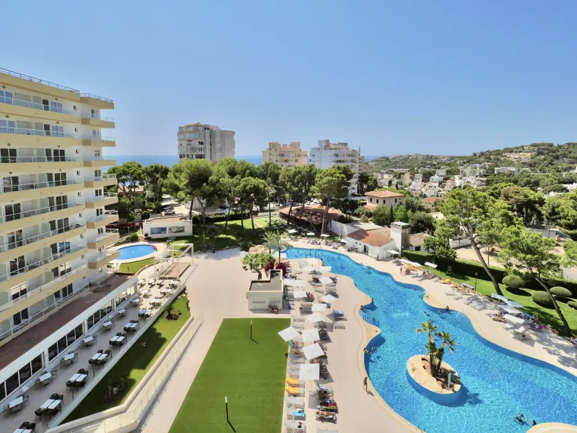 BQ Belvedere Hotel - Image 1