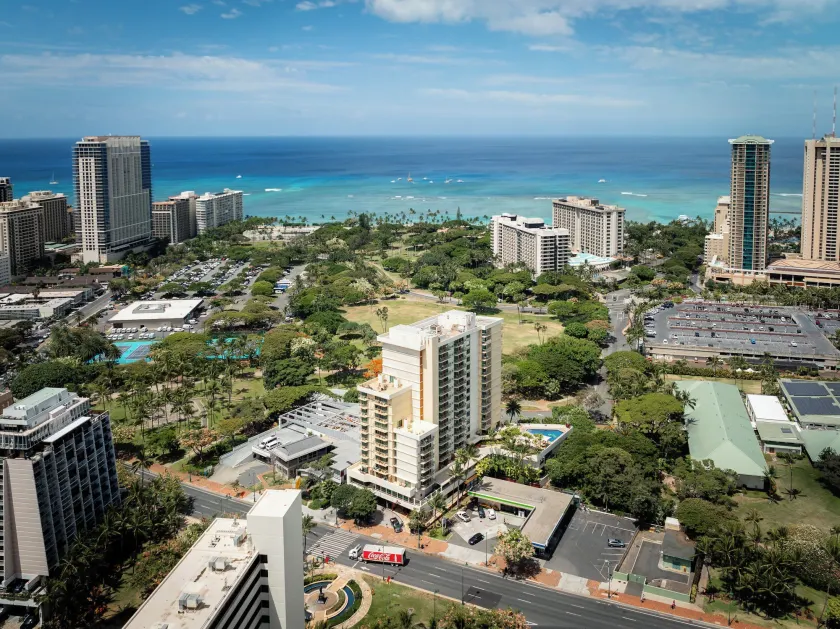 Luana Waikiki Hotel & Suites - Image 1