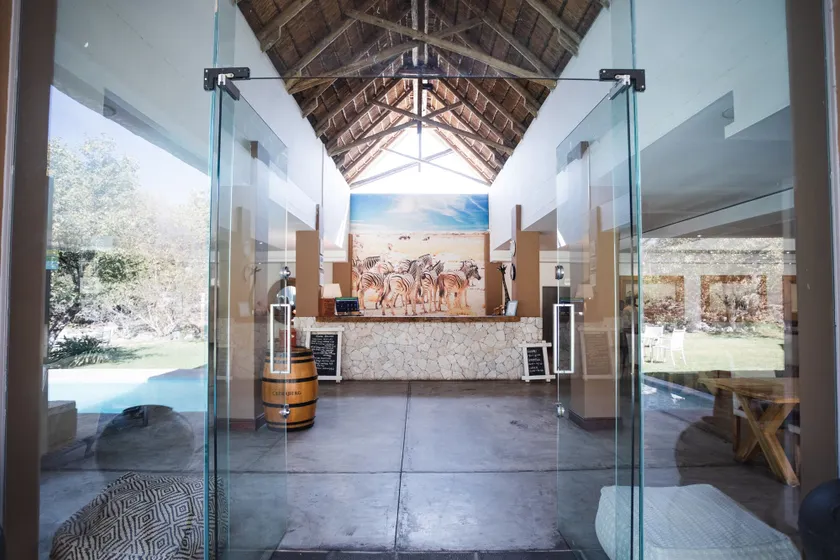 Toshari Lodge - Eingangsbereich