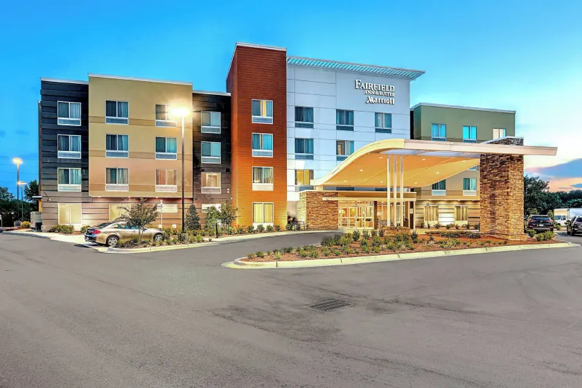 Fairfield Inn & Suites by Marriott Greenville - Image 1