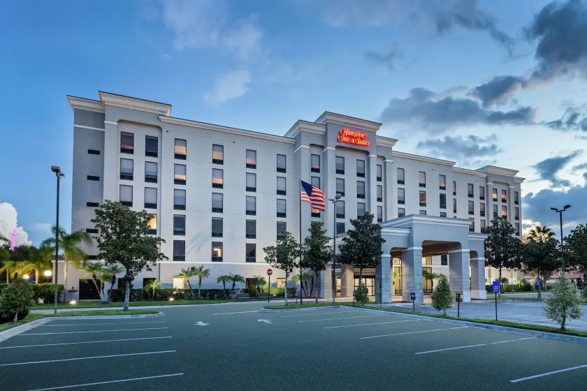 Hampton Inn & Suites Orlando Intl Dr N - Image 1