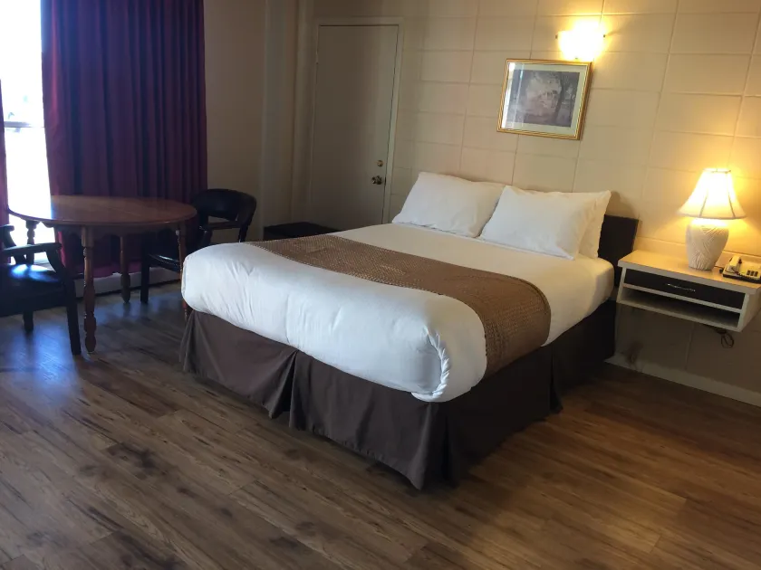 Siesta Motel - Image 1