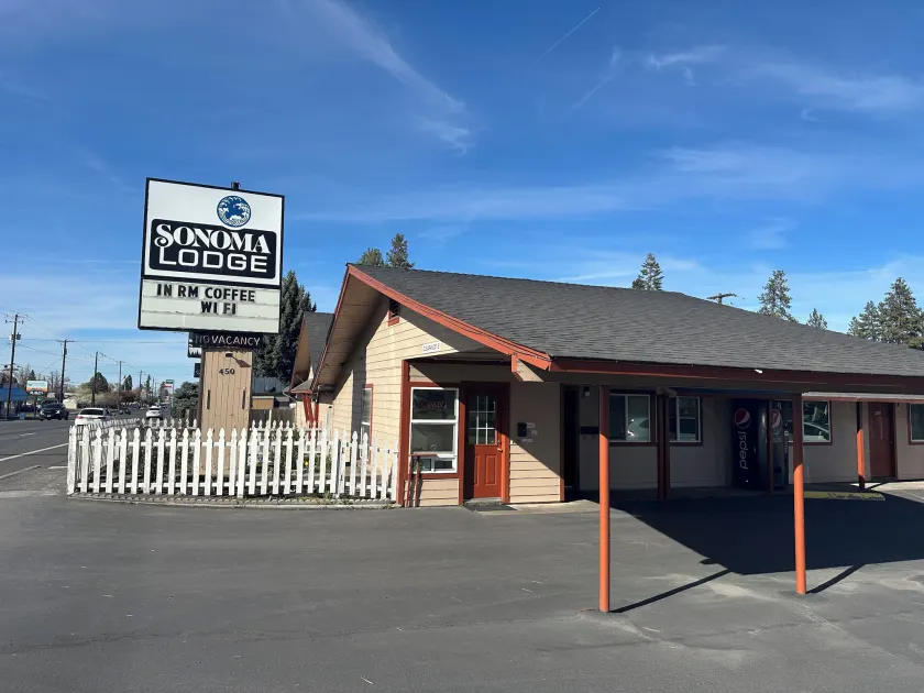 Sonoma Lodge - Image 1