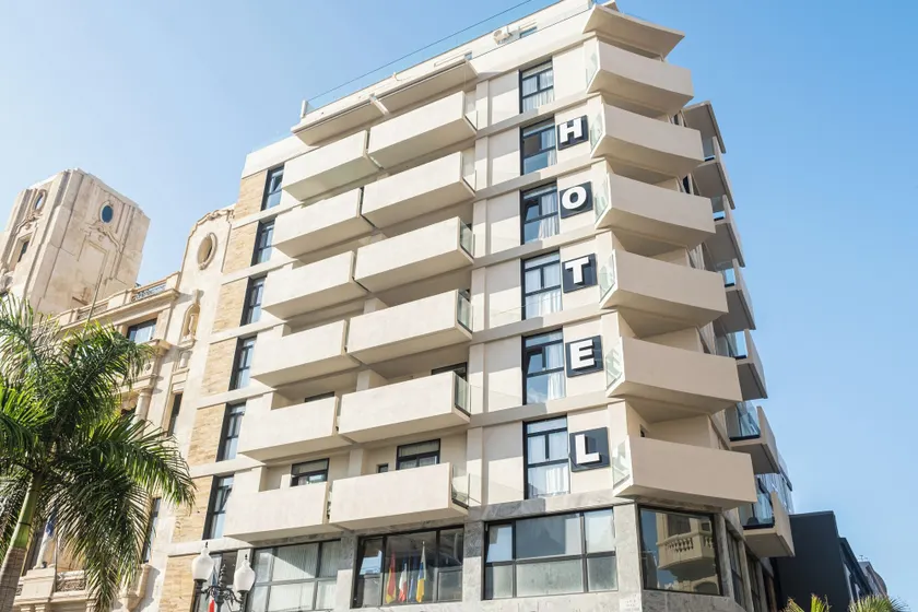 Hotel Adonis Capital - Image 1