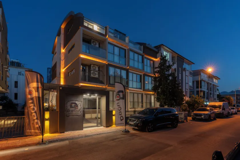 Doqu Suites Hotel - Image 1