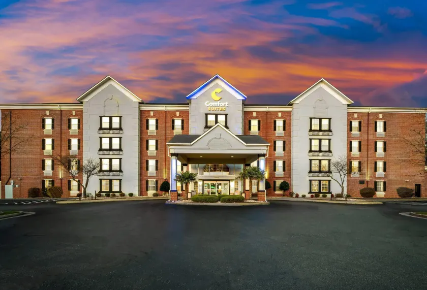 Comfort Suites Newport News Airport - Image 1