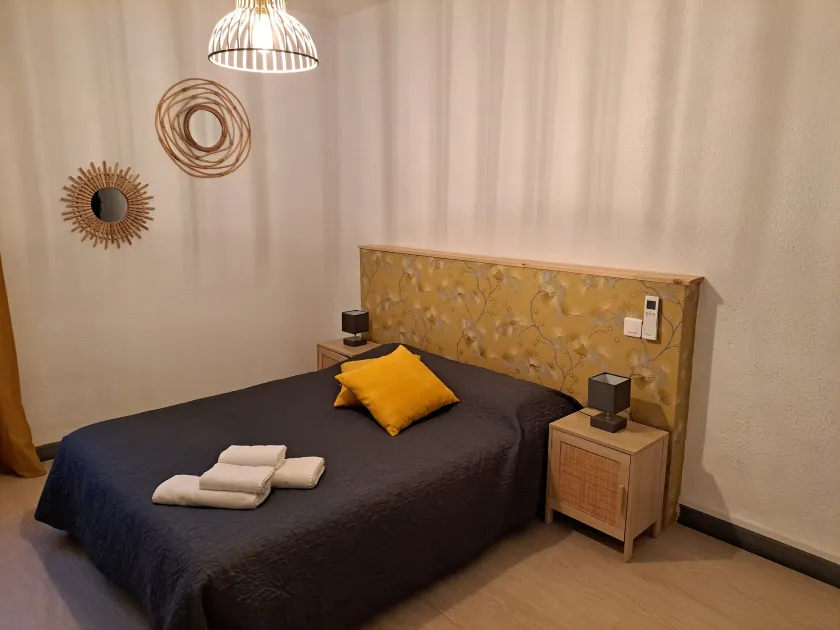 Logis Hotel Restaurant Les Platanes - Habitación