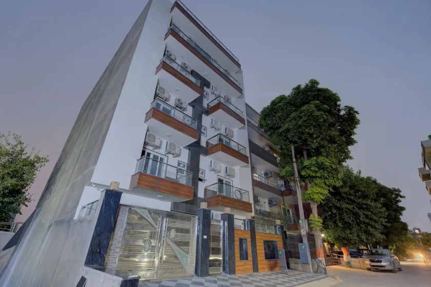 Aura Homes - Image 1