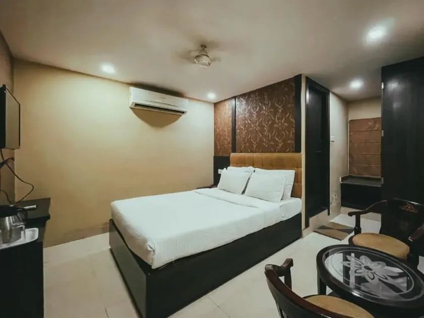 Hotel SLE Residency - Image 1