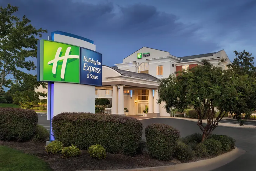 Holiday Inn Express & Suites Auburn - University Area by IHG - Image 1