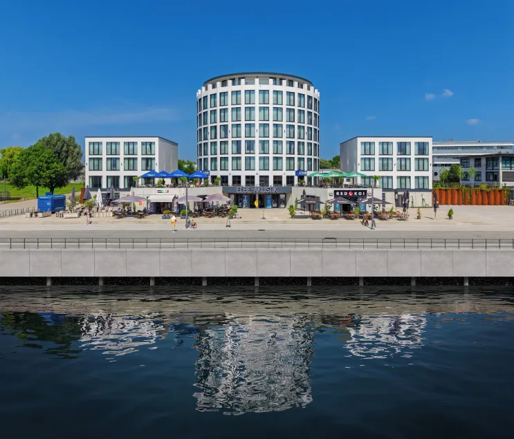 HotelHafenWedel - Image 1
