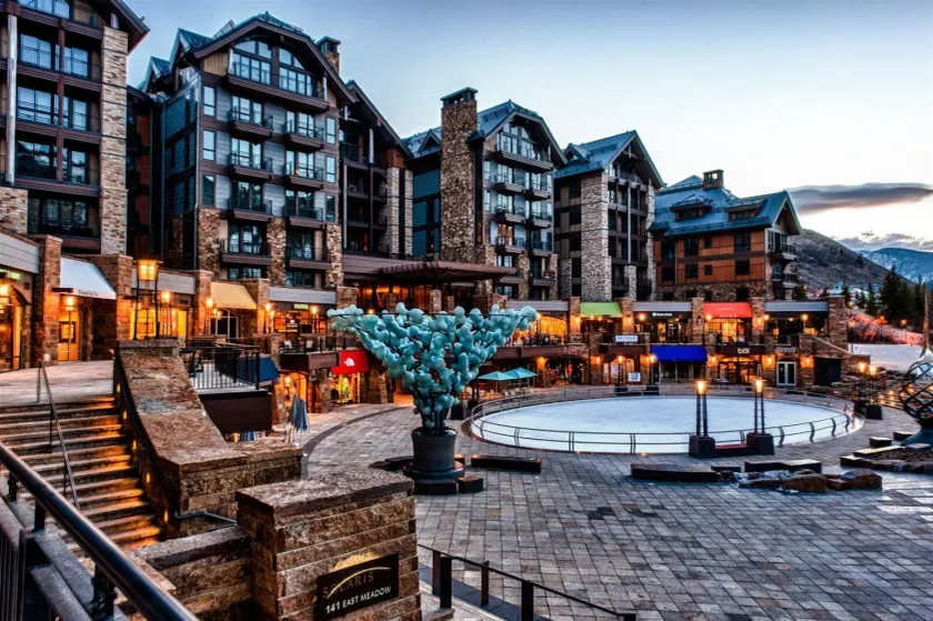 Luxury Vail Solaris Studio Vacation Rental Set At The Base Of The Mountain Just Steps From The Gondola - Image 1