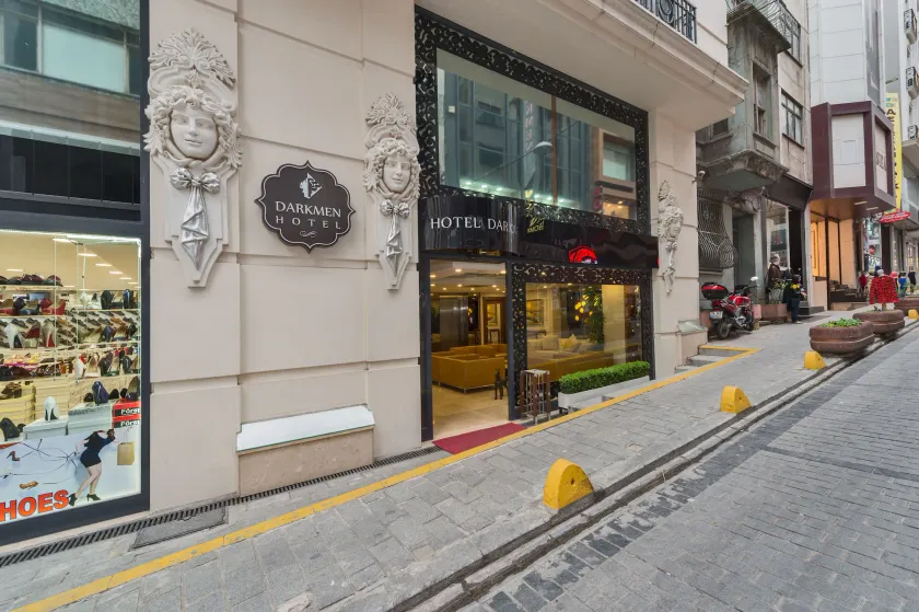Darkmen Hotel - Image 1