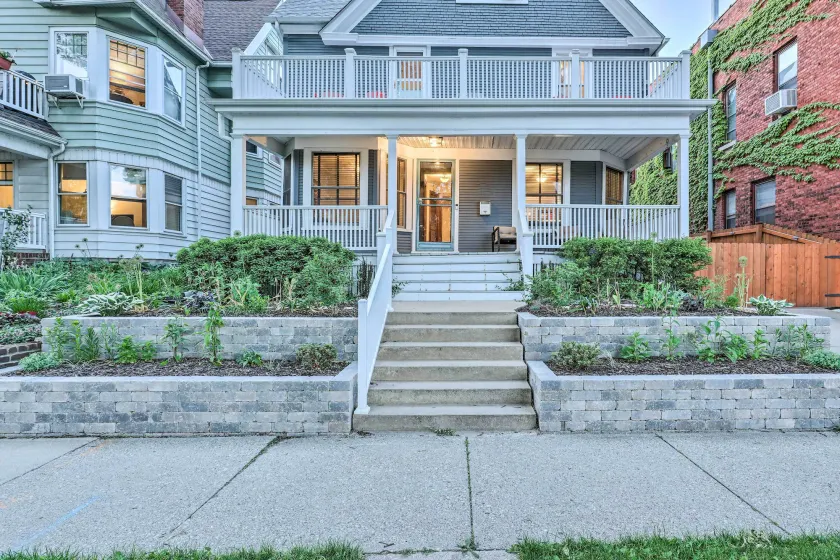 Milwaukee Home < Half Mi to Lake Michigan! - Image 1
