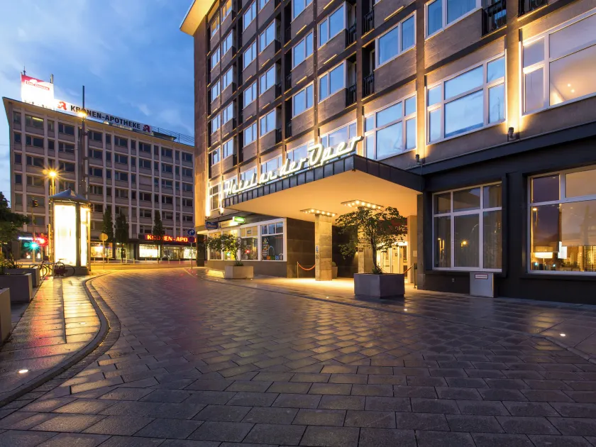 Hotel an der Oper - Image 1