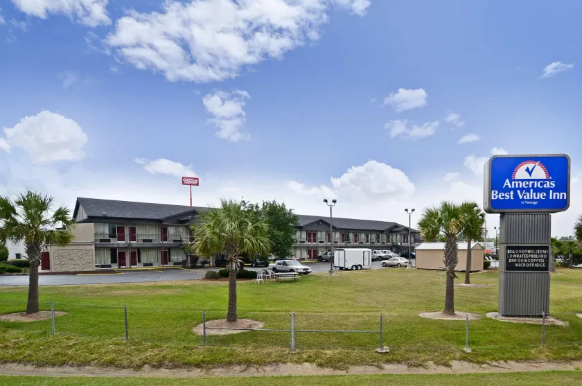 Americas Best Value Inn West Monroe - Image 1