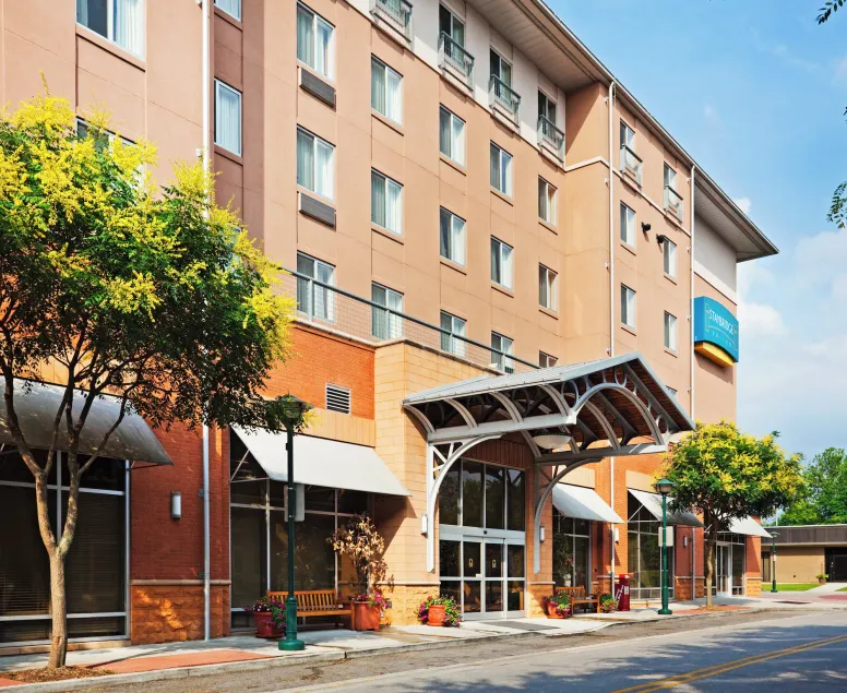 Staybridge Suites Chattanooga Downtown - Convention Center by IHG - Image 1