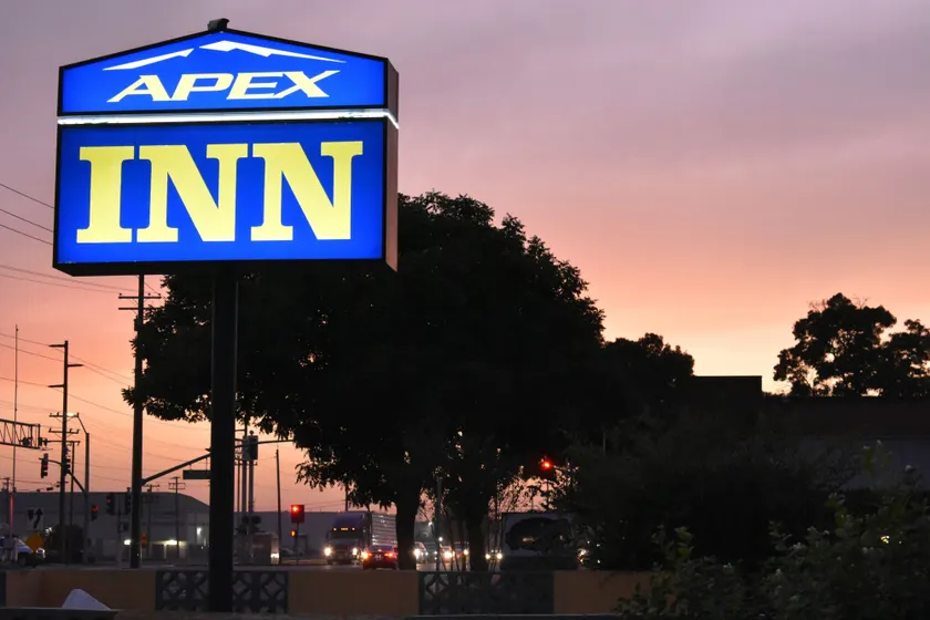 Apex Inn - Image 1