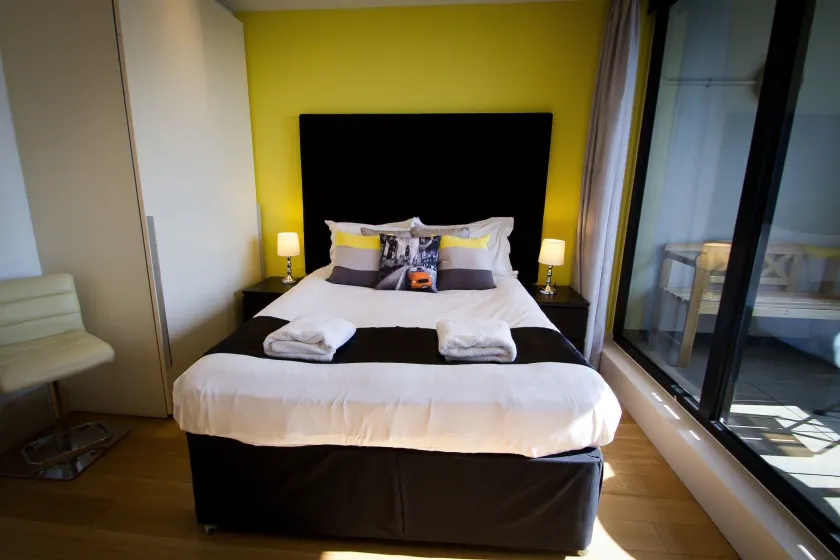 Merchant Quarters by L3 Apartments - Zimmer