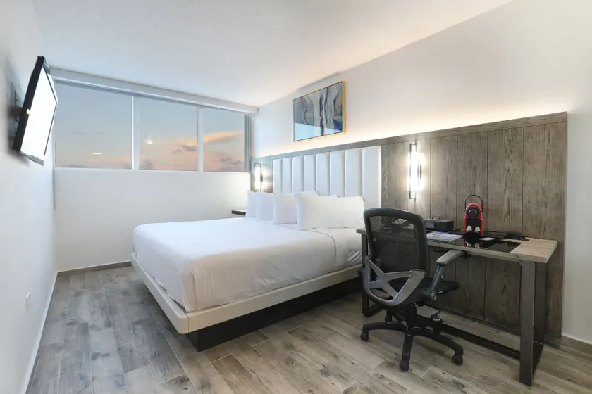 San Juan Airport Hotel - Image 1