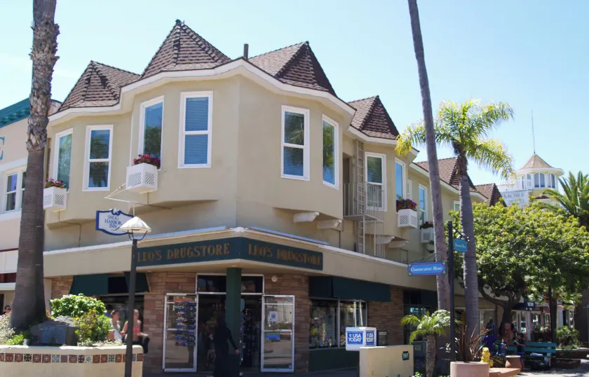 Snug Harbor Inn - Image 1