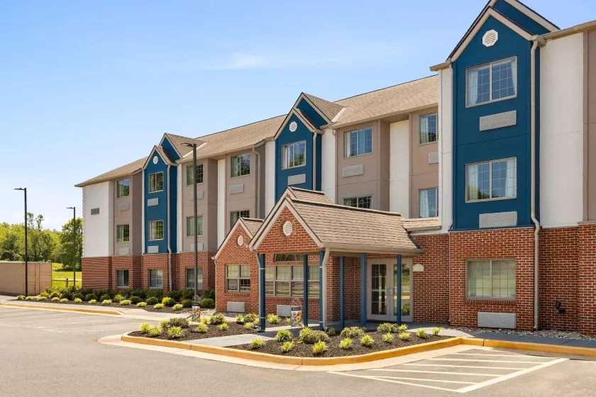 Microtel Inn & Suites by Wyndham Culpeper - Image 1