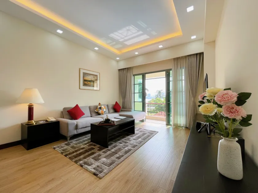 Diamond Westlake Suites - Image 1