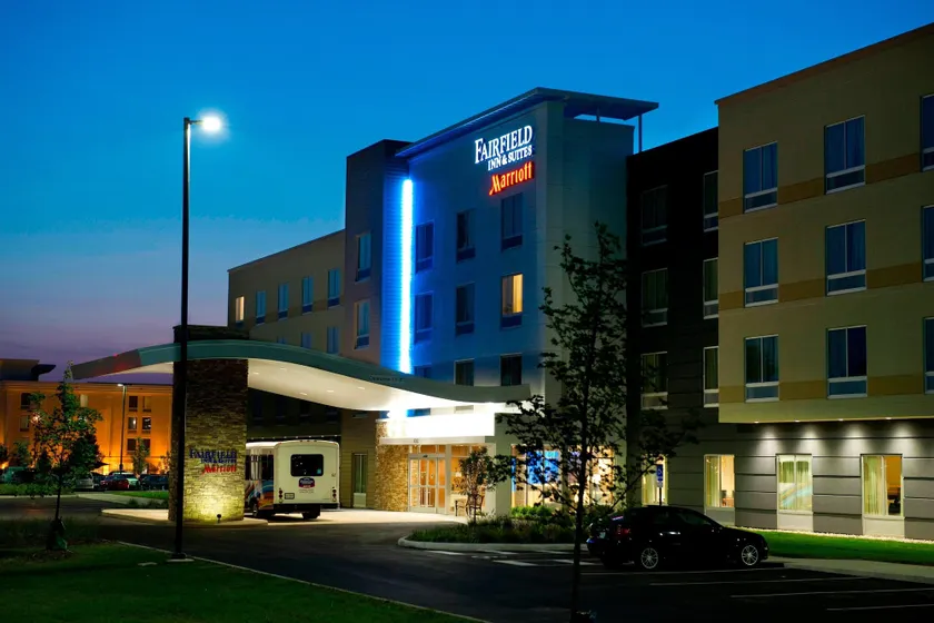 Fairfield Inn & Suites by Marriott Columbus Airport - Image 1