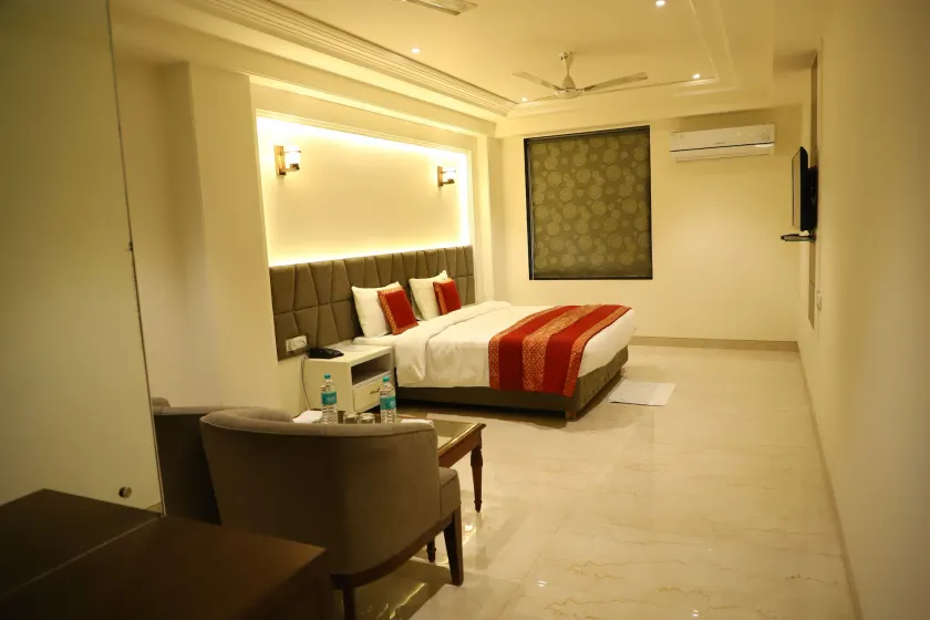 Lavanya Hotel- Near Alipur, Delhi - Image 1