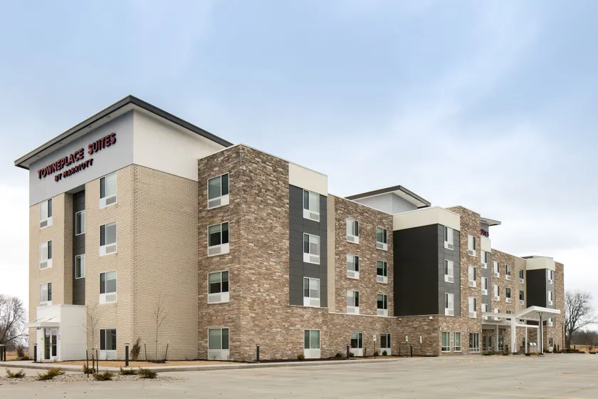 TownePlace Suites by Marriott Oshkosh - Image 1