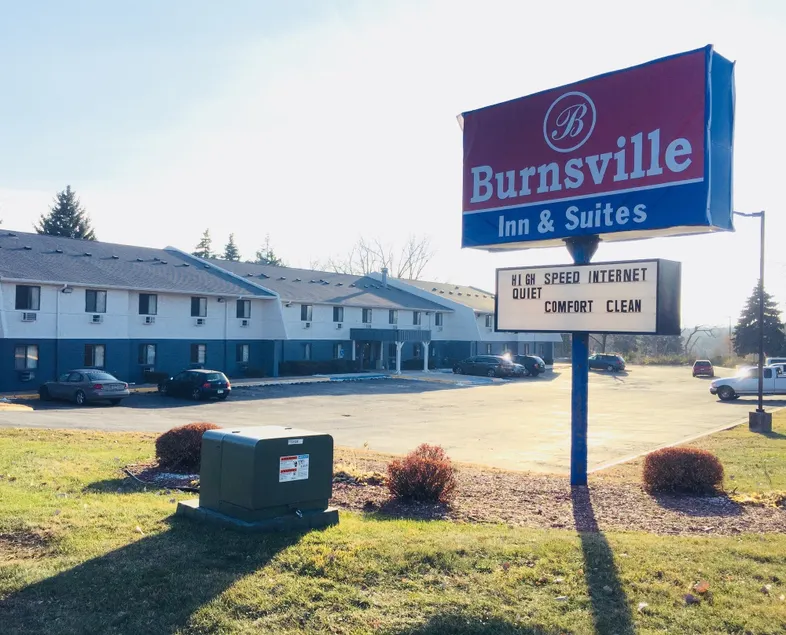 Burnsville Inn & Suites - Image 1